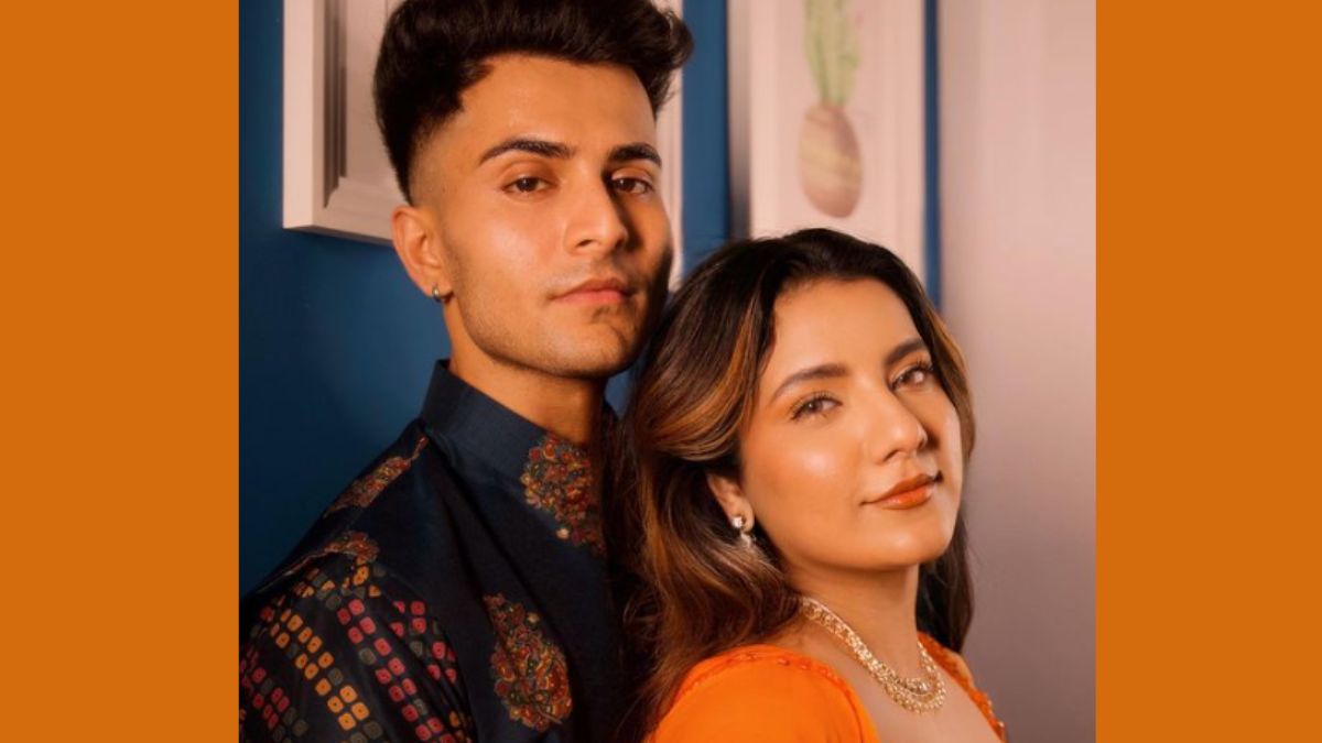 youtubers-anirudh-sharma-mrunal-panchal-get-engaged-share-mushy-pics